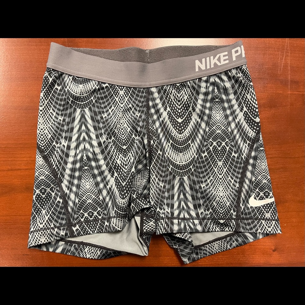 Nike Pro 3” Spandex Shorts M Medium Black Gray Print
